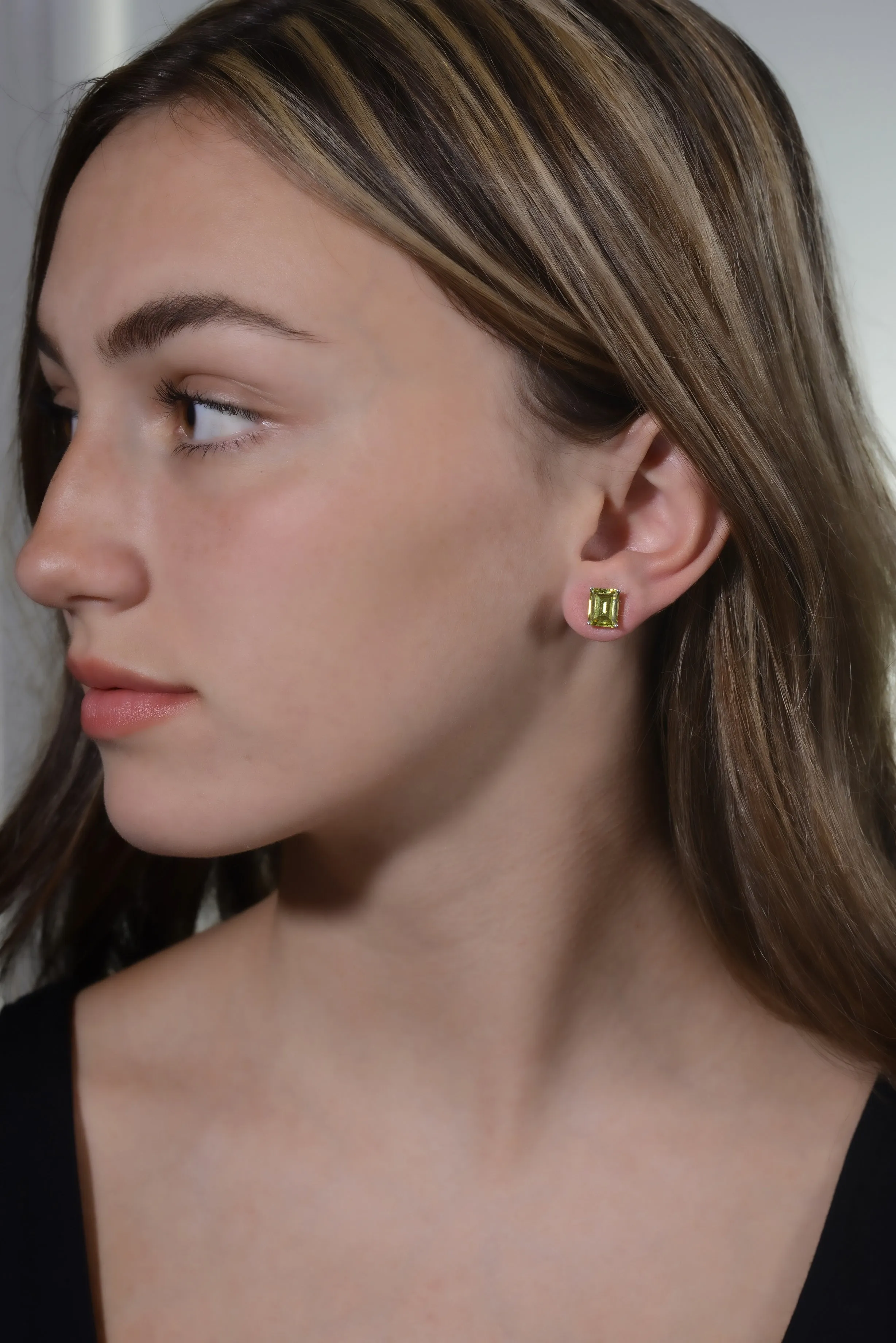 14K White Gold Peridot Emerald CZ Stud Earring