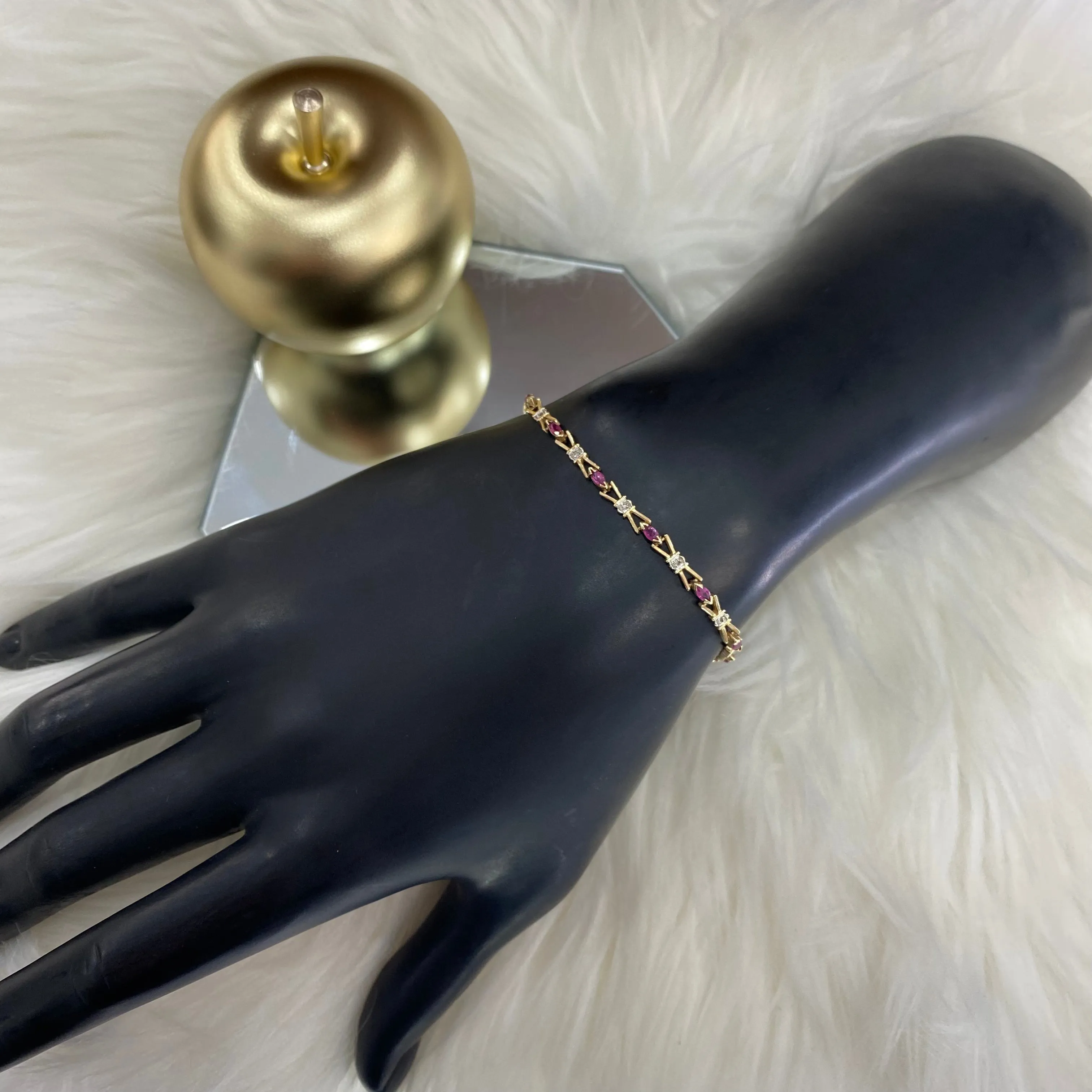 14K Yellow Gold Fashion Bracelet With Diamond/Ruby / 5.4gr / 3.4mm / 7in