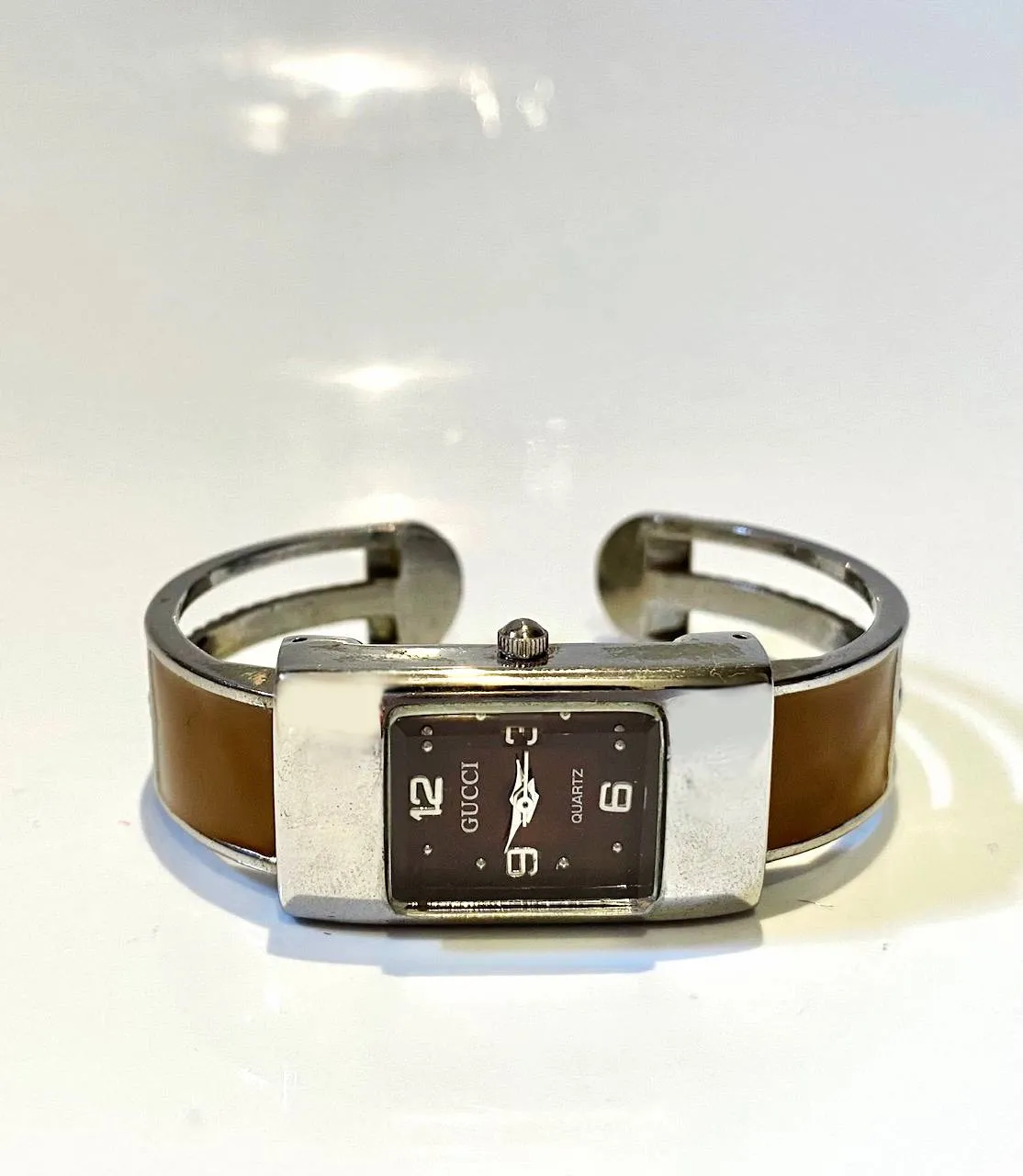 1990S GUCCI QUARTZ LACQUERED BANGLE WATCH
