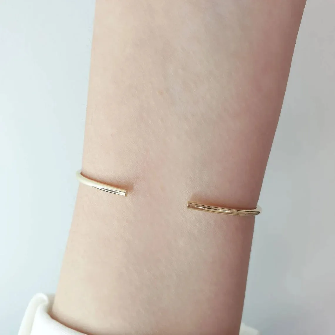 9 diamond bangle gold