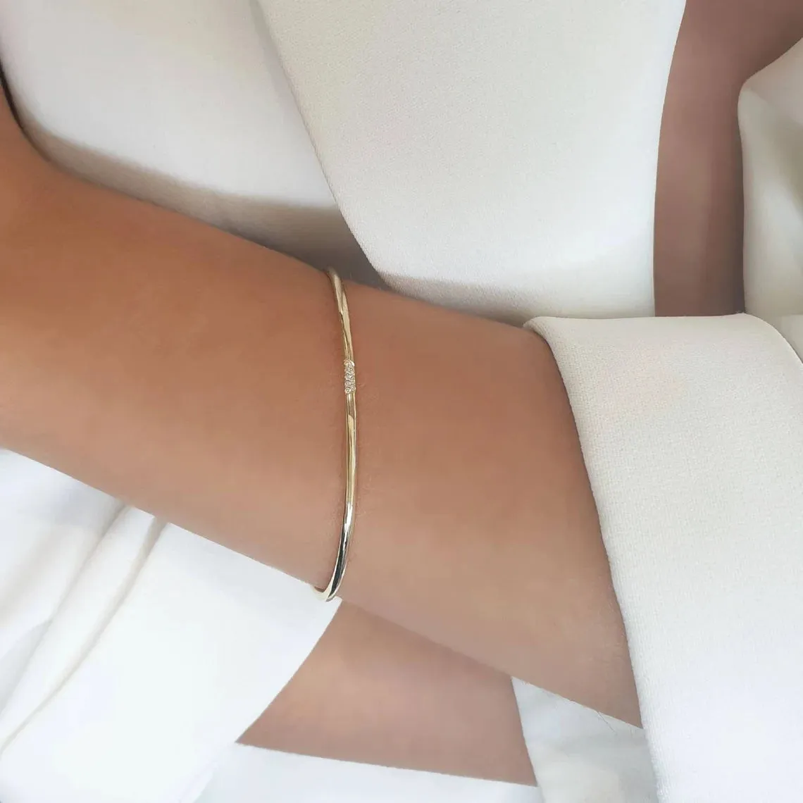 9 diamond bangle gold