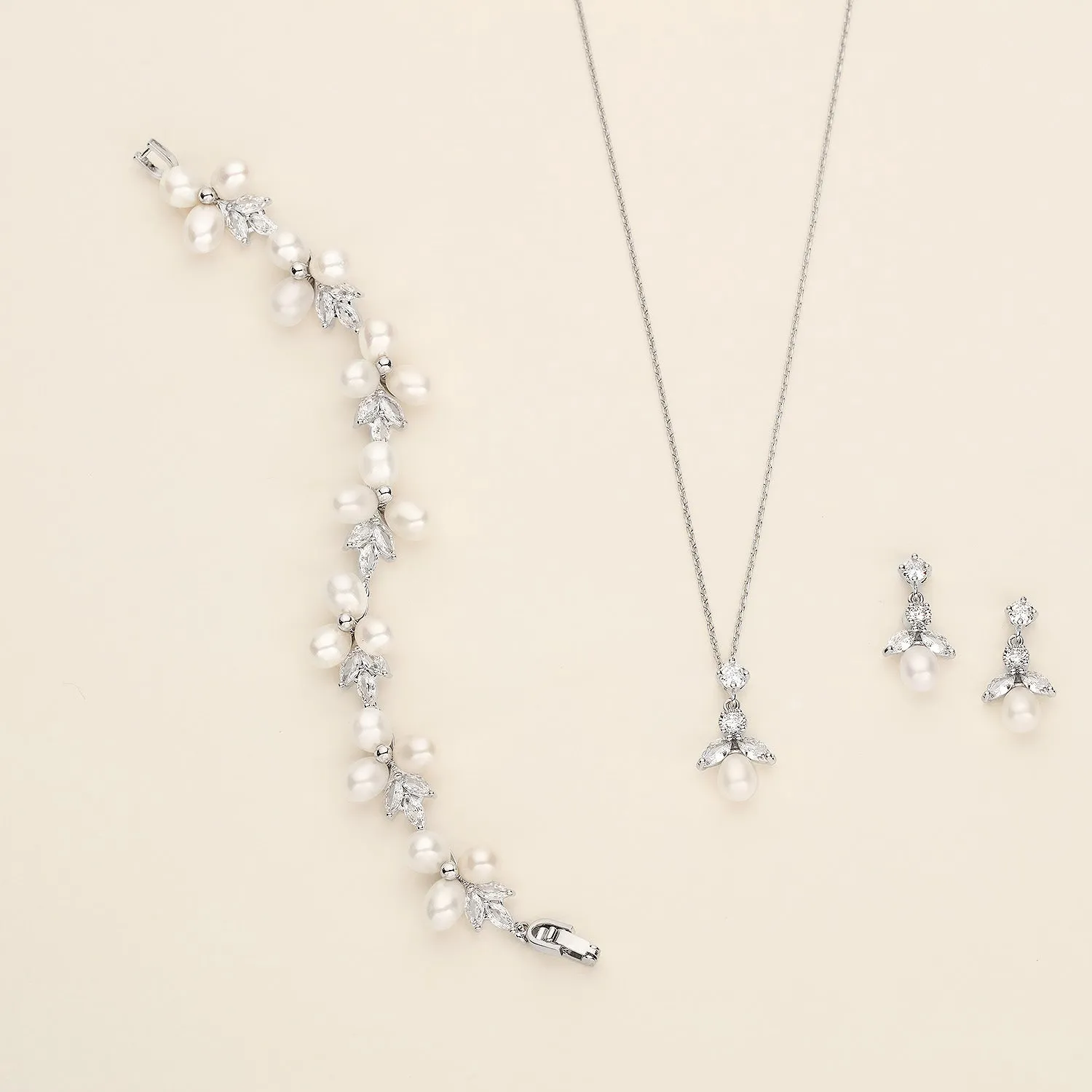 Abby Pearl Necklace Set