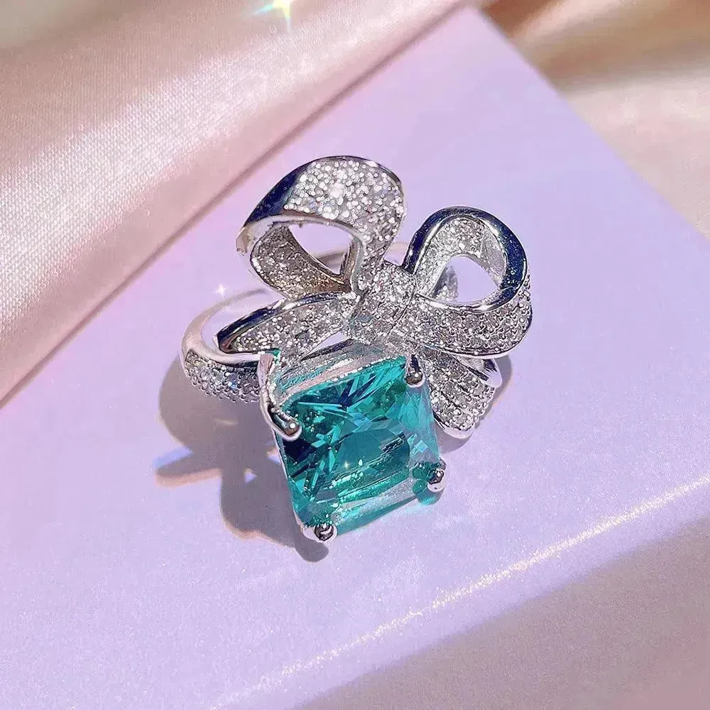 Bright Peacock Emerald Ring White Gold Plated