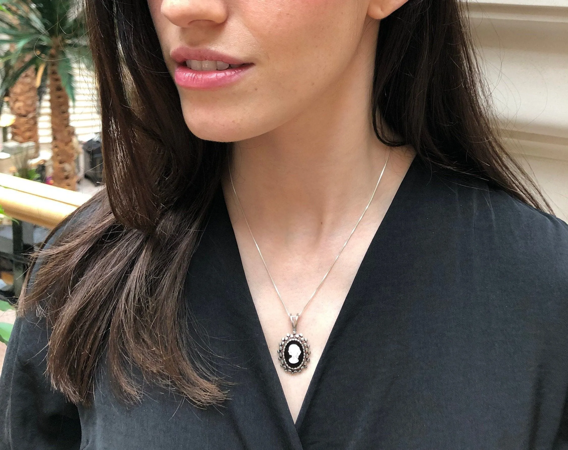 Cameo Pendant - Shell Pearl Necklace - Onyx Lady Necklace