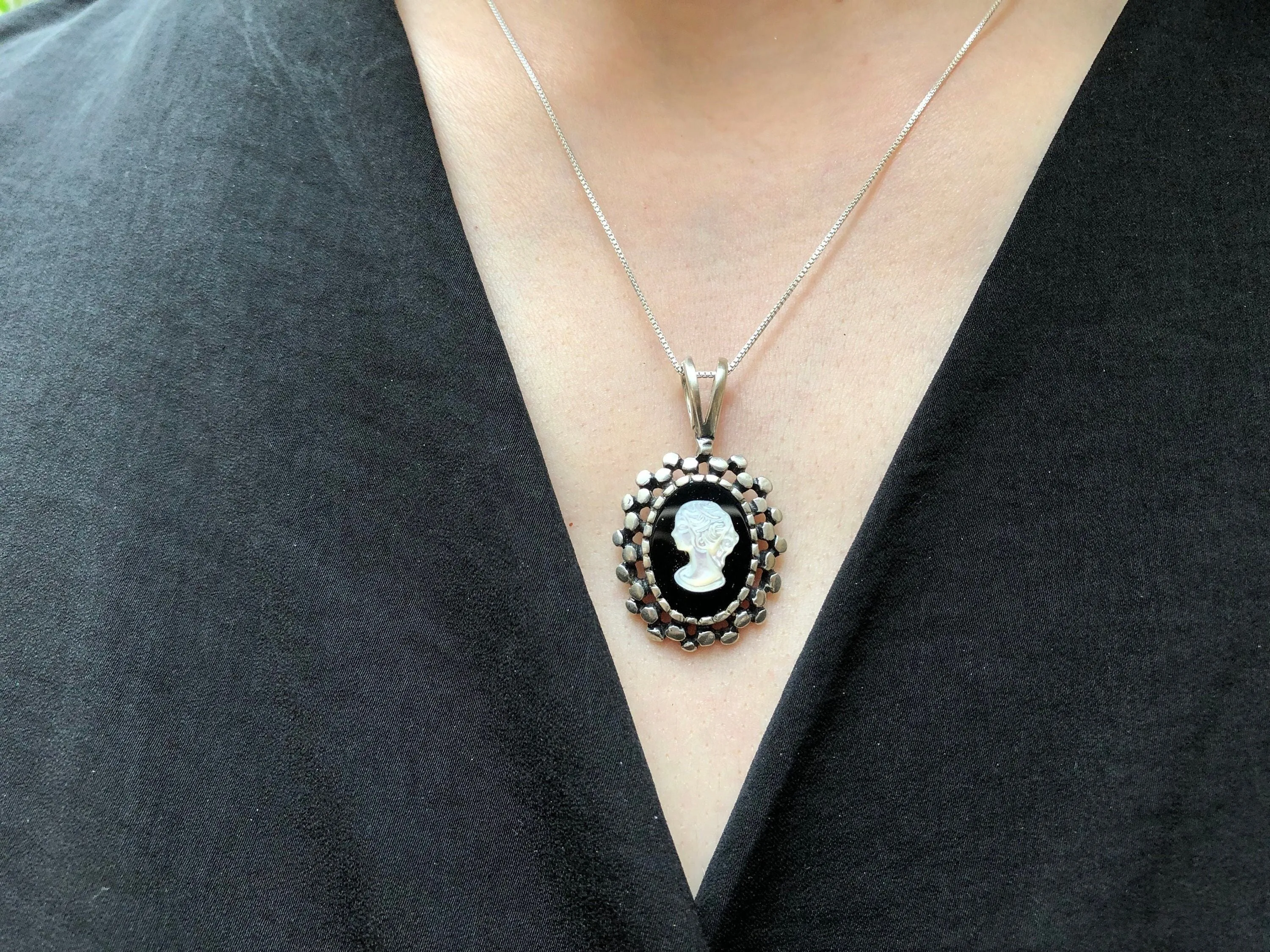 Cameo Pendant - Shell Pearl Necklace - Onyx Lady Necklace
