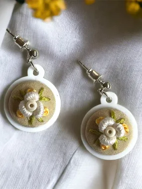 Cosy Daisy, Dangle Earring- Pearl