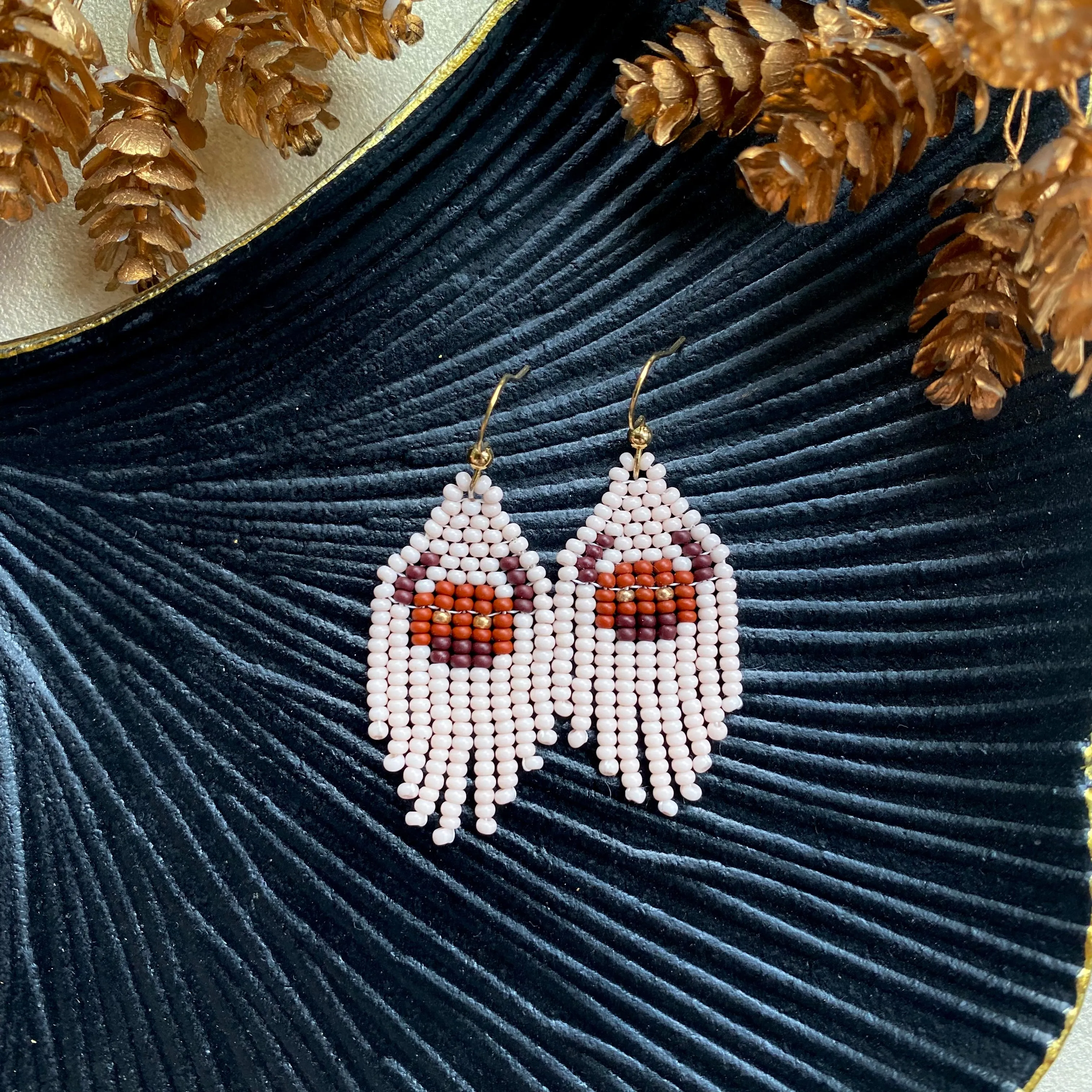 Cowgirl Earrings. Seed Bead Bull Earring for Women. Small Fringe Western earrings. Short Chandelier Earrings in boho hippie style.