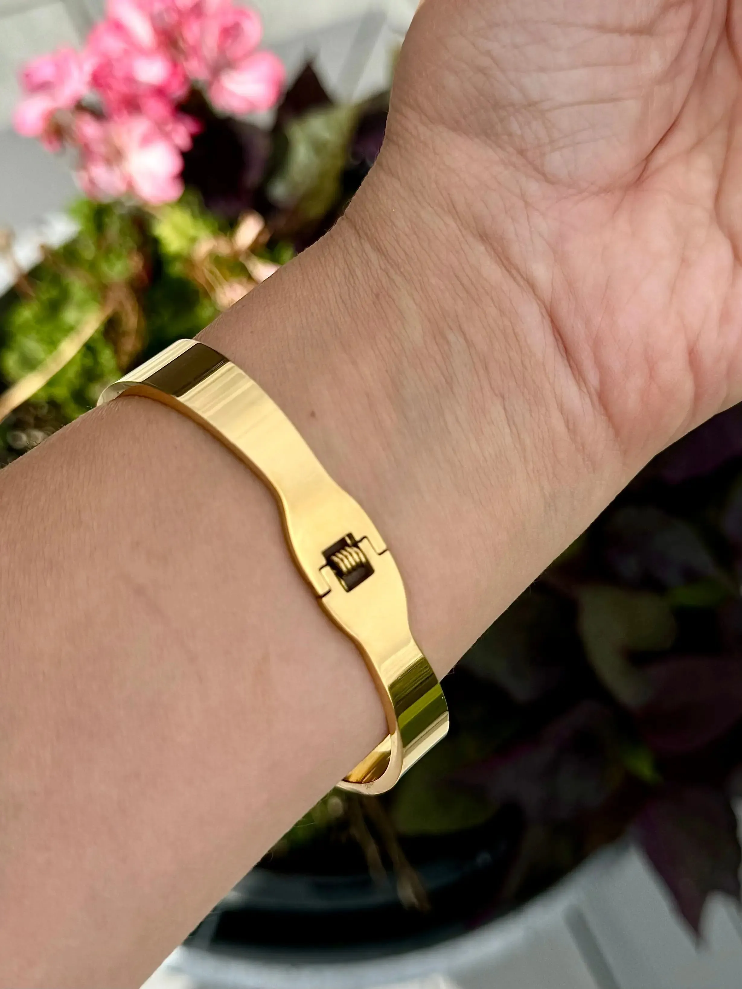 Dream Big Bracelet - Gold