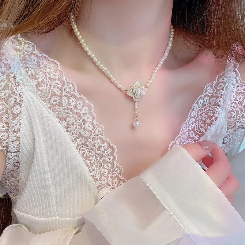 Elegant Camellia Pearl Chain Choker Necklace
