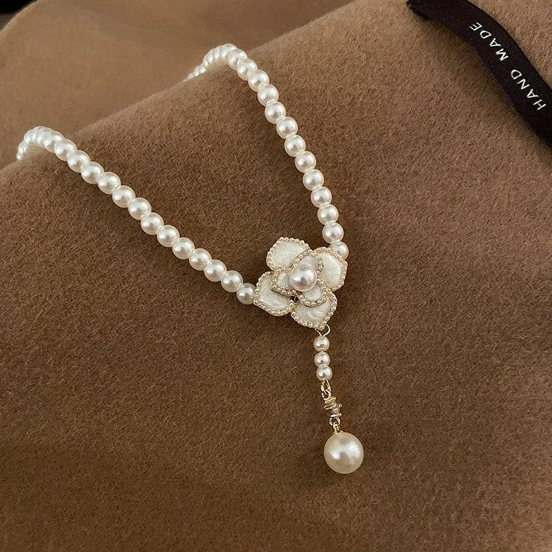 Elegant Camellia Pearl Chain Choker Necklace