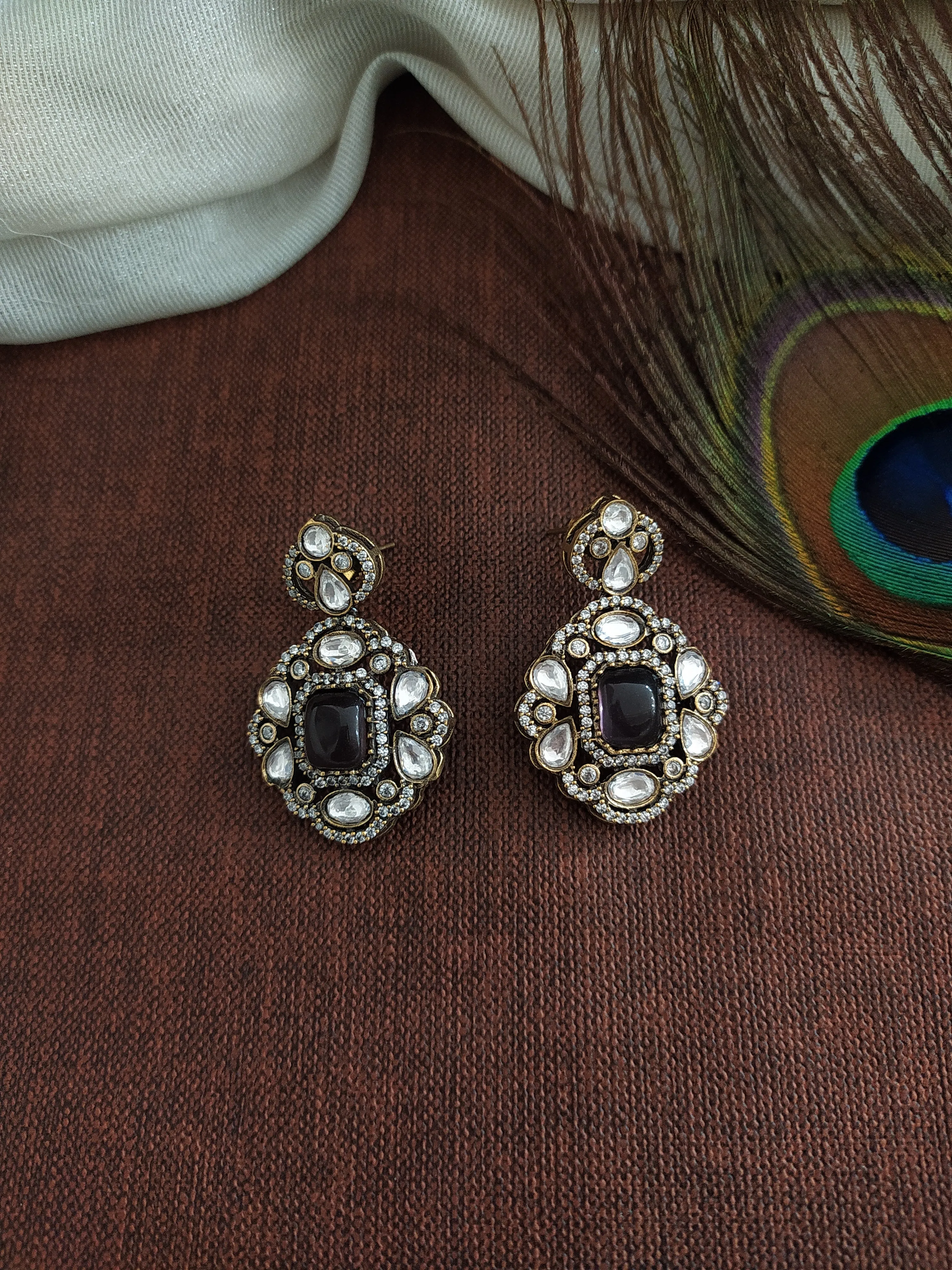 Elegant Onyx Beads Victorian Diamond Choker Sets