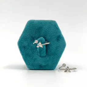 Future flower toe ring