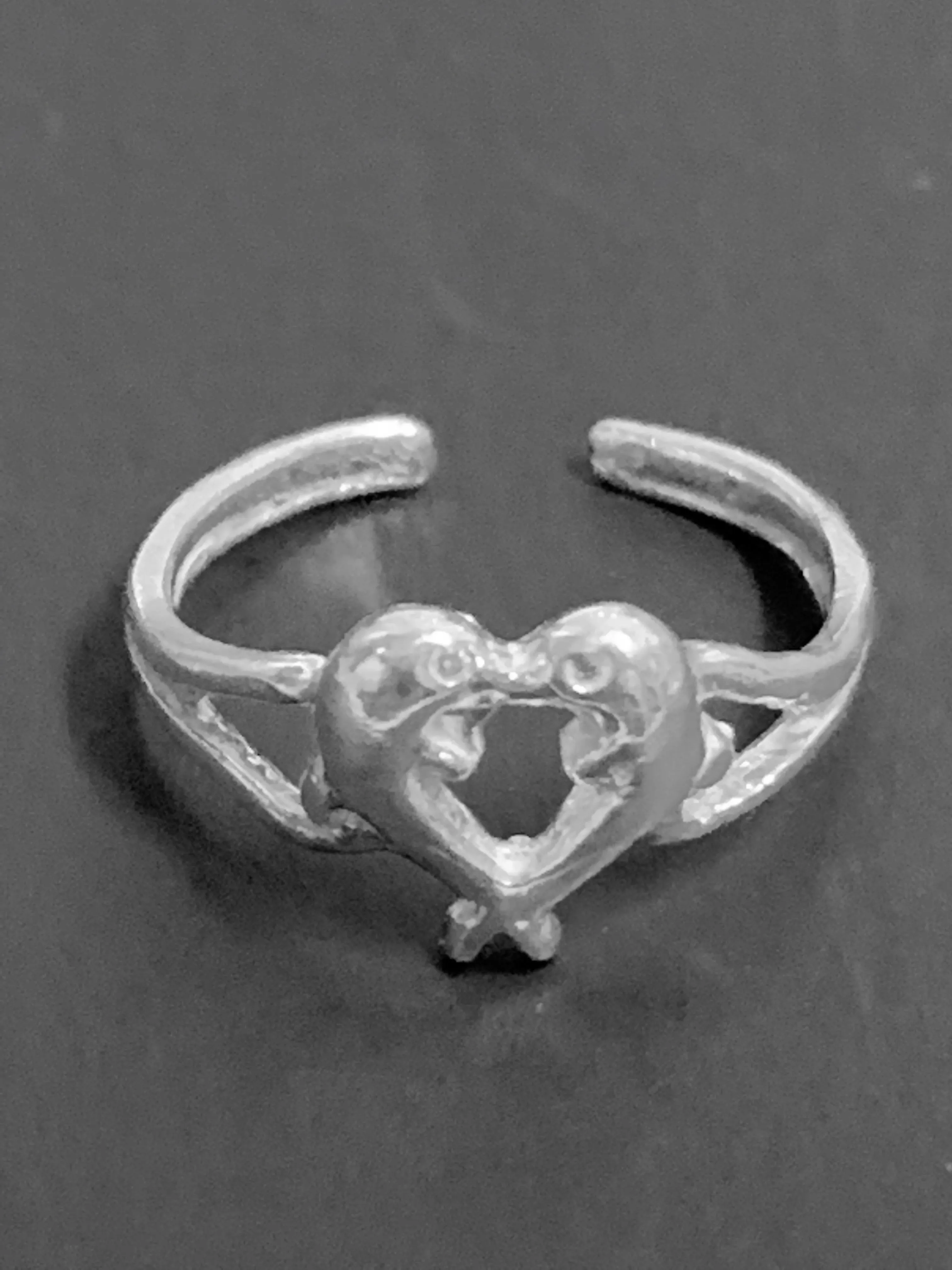 Kissing Dolphin Toe Ring