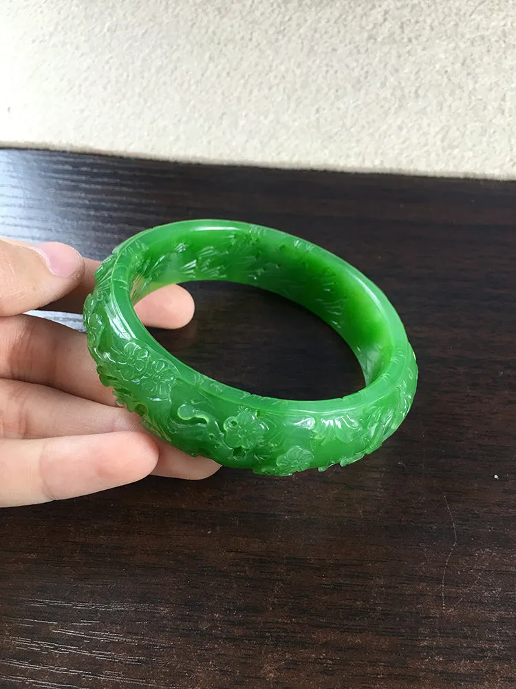 Natural Jade Bangle Nephrite Bangle Internal Diameter 62mm NBE039