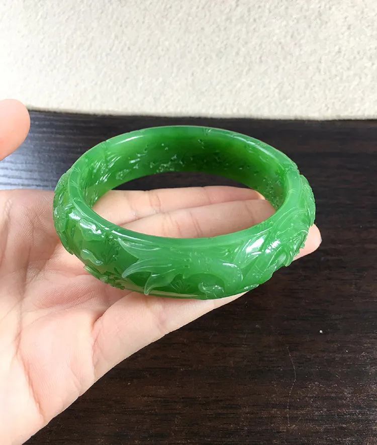 Natural Jade Bangle Nephrite Bangle Internal Diameter 62mm NBE039