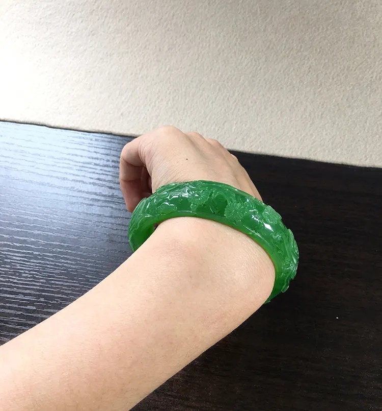 Natural Jade Bangle Nephrite Bangle Internal Diameter 62mm NBE039