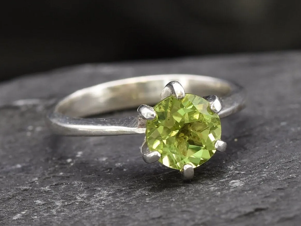 Peridot Ring - Round Green Ring - Classic Promise Ring