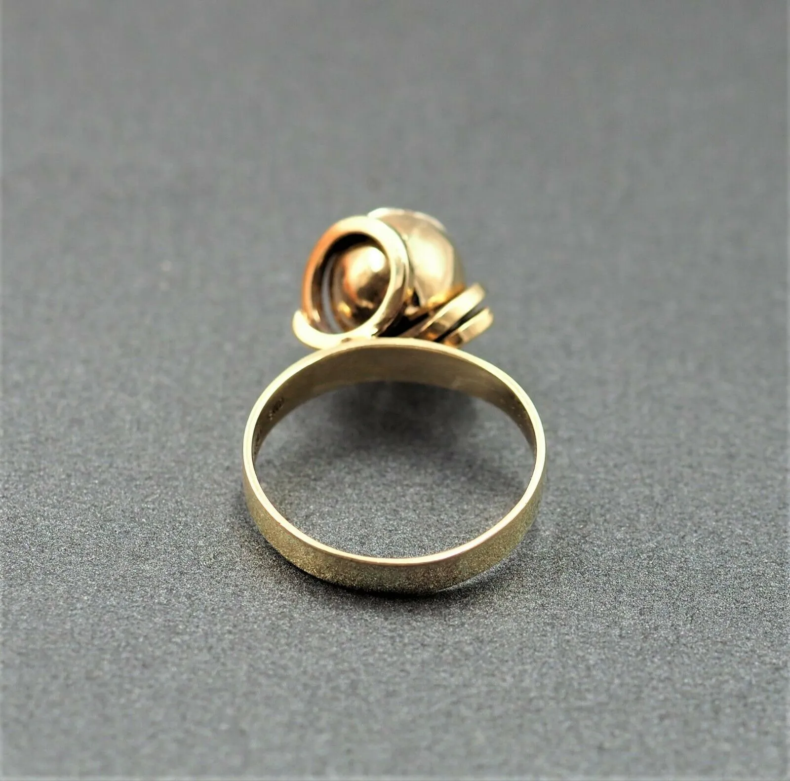 Spinel 9ct Yellow & White Gold Ring